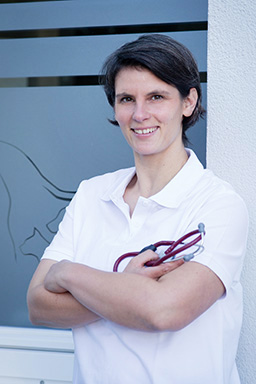 Dr. Julia Haertel